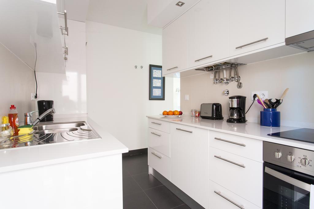 ליסבון Joivy Joyful 2Br Apt With Terrace Nearby Sao Bento Palace חדר תמונה