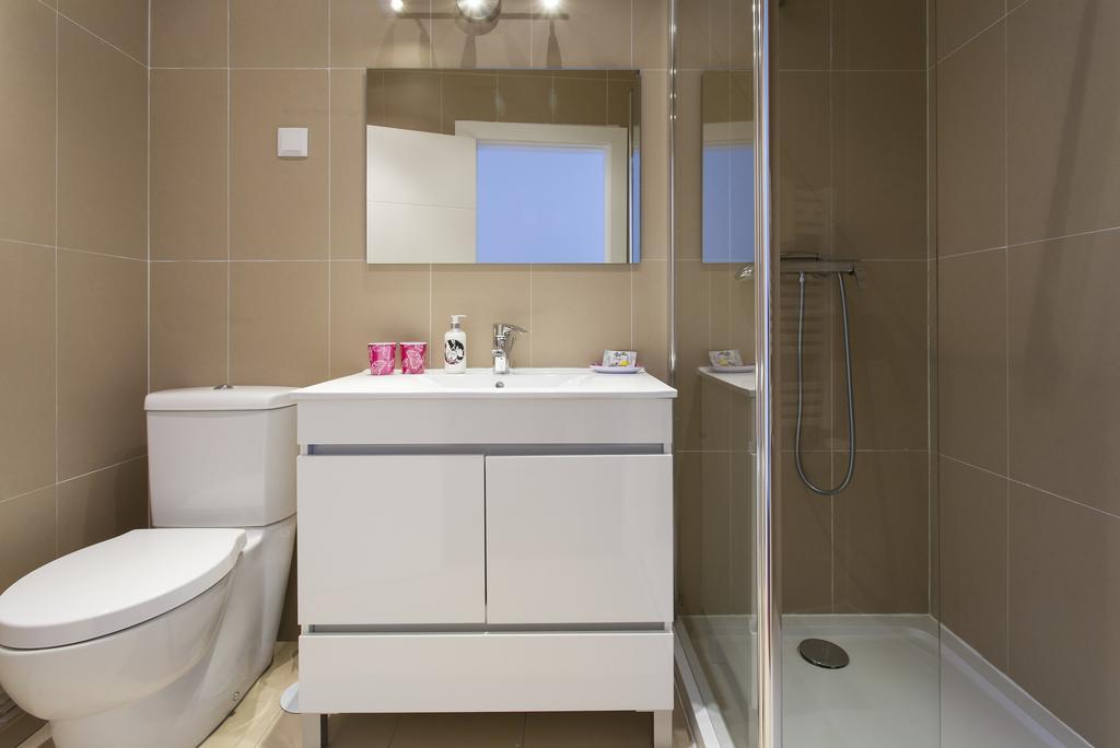 ליסבון Joivy Joyful 2Br Apt With Terrace Nearby Sao Bento Palace חדר תמונה