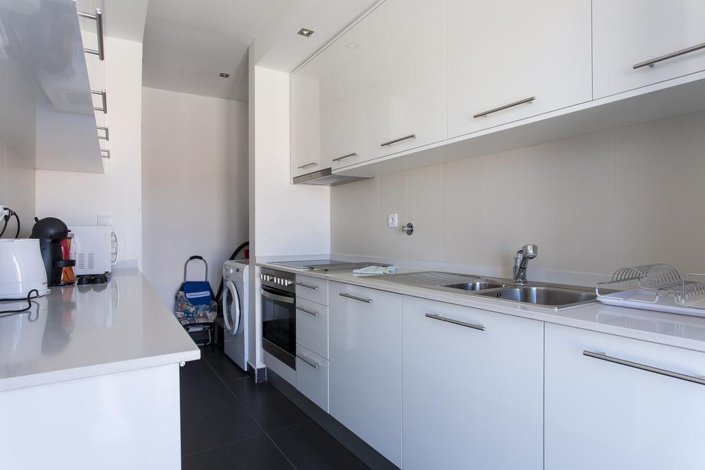 ליסבון Joivy Joyful 2Br Apt With Terrace Nearby Sao Bento Palace מראה חיצוני תמונה