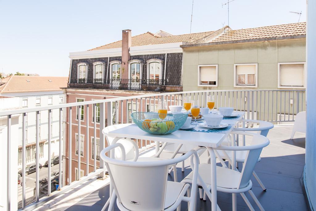 ליסבון Joivy Joyful 2Br Apt With Terrace Nearby Sao Bento Palace מראה חיצוני תמונה