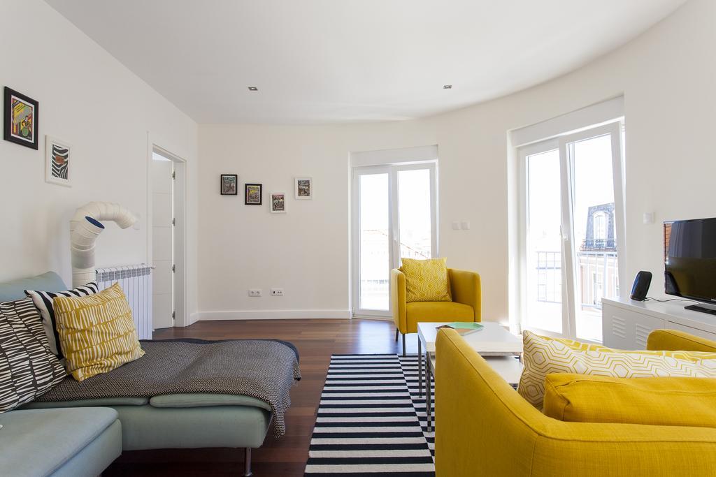 ליסבון Joivy Joyful 2Br Apt With Terrace Nearby Sao Bento Palace מראה חיצוני תמונה