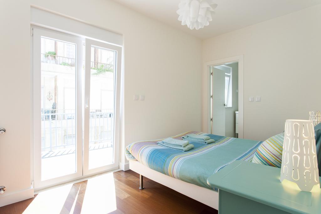 ליסבון Joivy Joyful 2Br Apt With Terrace Nearby Sao Bento Palace מראה חיצוני תמונה